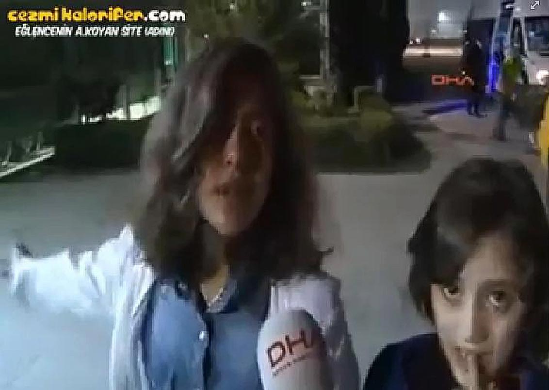 "Hi" Demedi Diye Justin Bieber'a Küsen Kız :))