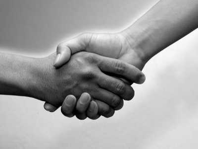 Batılıların hataları yok mu? Elbette var. Ama ne yazık ki günümüzde medeniyette bizden öndeler.